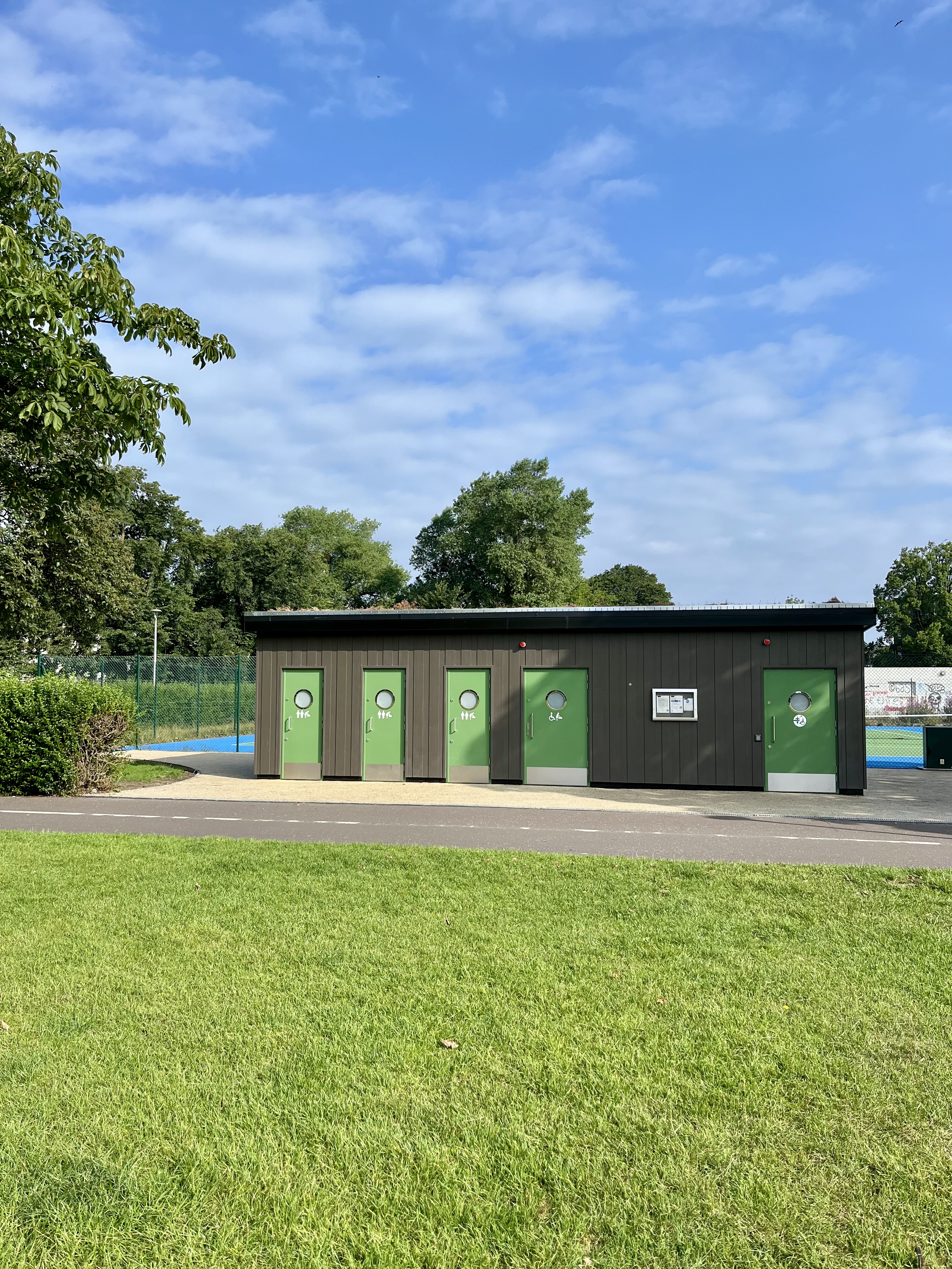 Public toilets in Leith Links